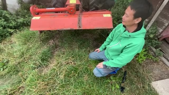 始動が楽で十分なパワーを持つマキタの電動草刈り機