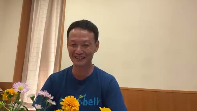 1. 草マルチで土の乾燥と地温上昇を防ぐ